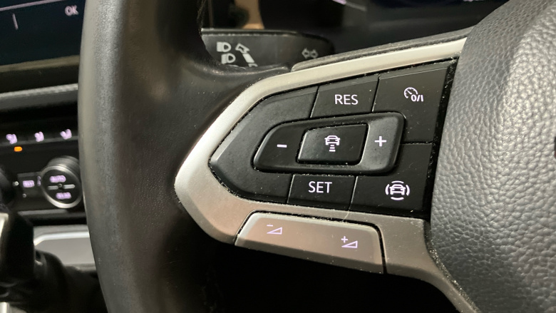 Volkswagen Caravelle 2.0 TDI Executive 199 4MOTION 5dr DSG Diesel Estate